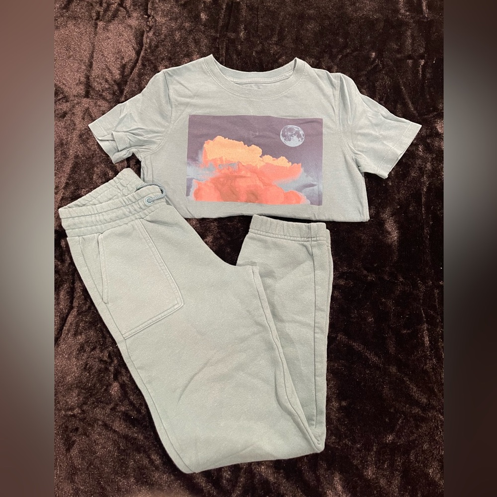 T shirt and joggers matching set.